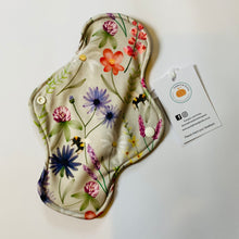 Load image into Gallery viewer, Pumpkin and Pickle Reusable cloth sanitary pads (Regular flow)