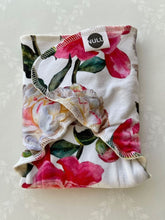 Load image into Gallery viewer, Nulu Stretchy Organic Cotton Contour Pre flat